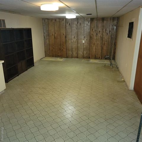 25191 Greenbrooke Drive, Southfield, MI 48033