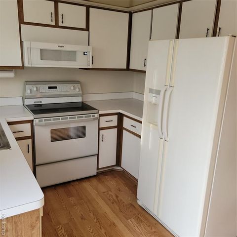 25191 Greenbrooke Drive, Southfield, MI 48033