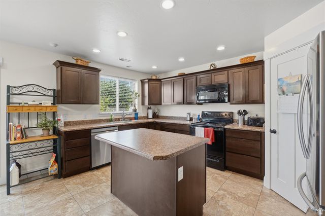 592 W 650 S, Springville, UT 84663