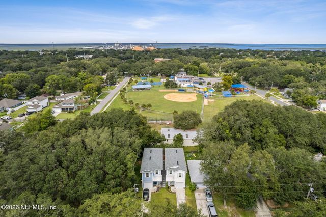 523 S 13TH Terrace, Fernandina Beach, FL 32034