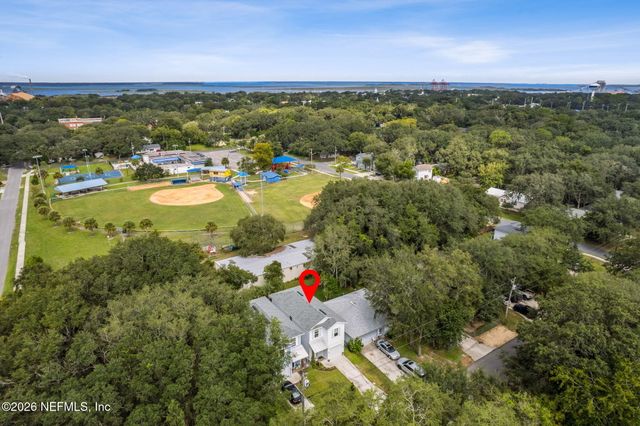 523 S 13TH Terrace, Fernandina Beach, FL 32034