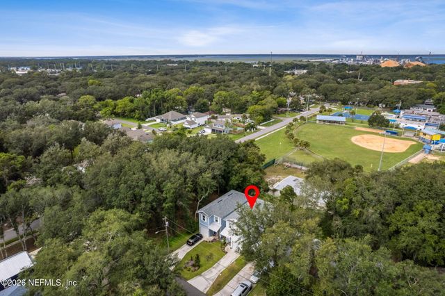 523 S 13TH Terrace, Fernandina Beach, FL 32034