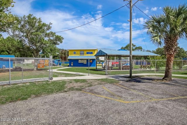 523 S 13TH Terrace, Fernandina Beach, FL 32034