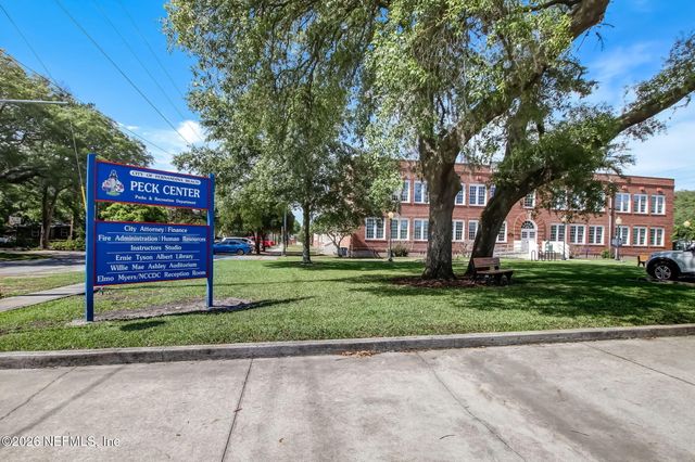 523 S 13TH Terrace, Fernandina Beach, FL 32034