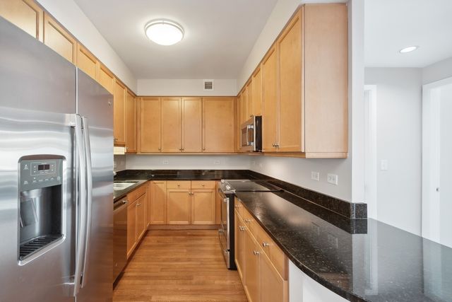 130 N Garland Court 1906, Chicago, IL 60602