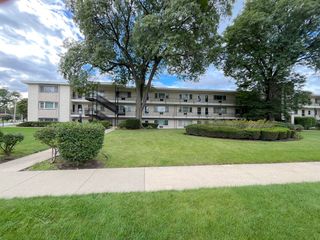 501 E Prospect Avenue 2B, Mount Prospect, IL 60056
