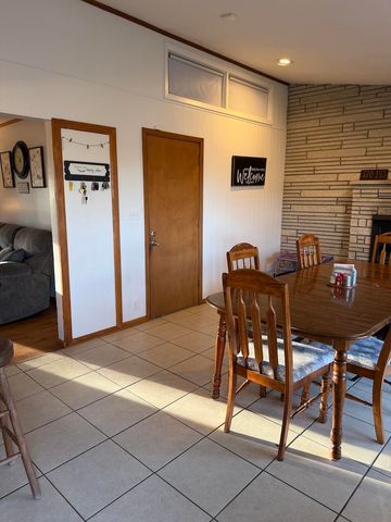 1112 N Walnut Street, Willow Springs, MO 65793