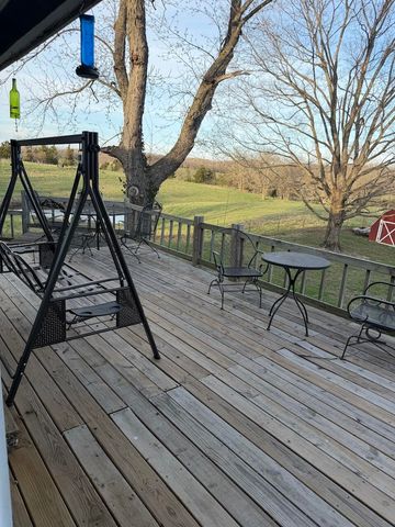 1112 N Walnut Street, Willow Springs, MO 65793