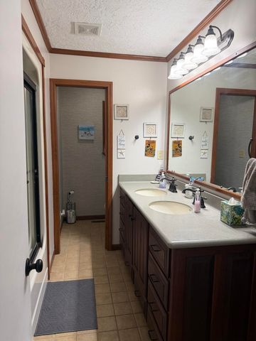 1112 N Walnut Street, Willow Springs, MO 65793