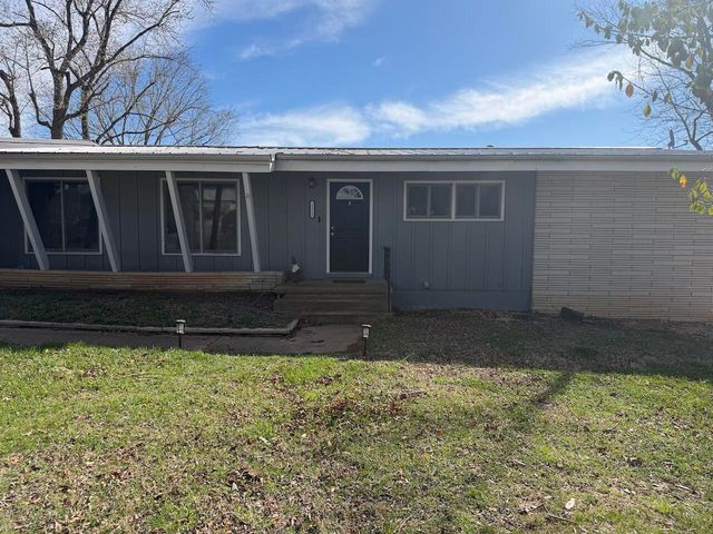 1112 N Walnut Street, Willow Springs, MO 65793