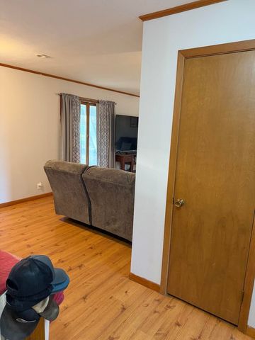 1112 N Walnut Street, Willow Springs, MO 65793