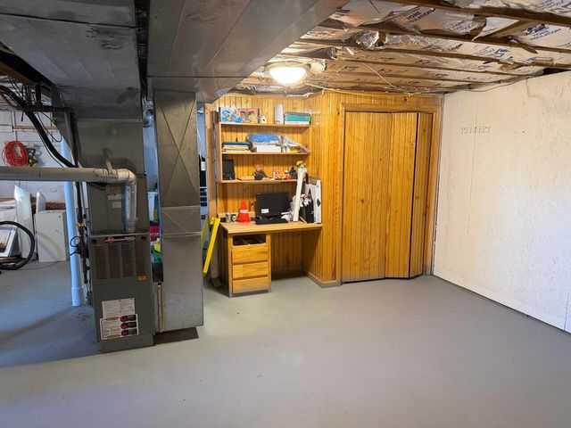 1112 N Walnut Street, Willow Springs, MO 65793