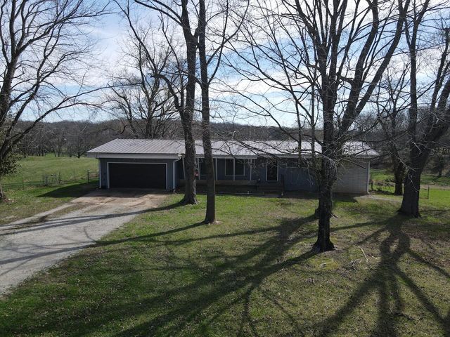 1112 N Walnut Street, Willow Springs, MO 65793