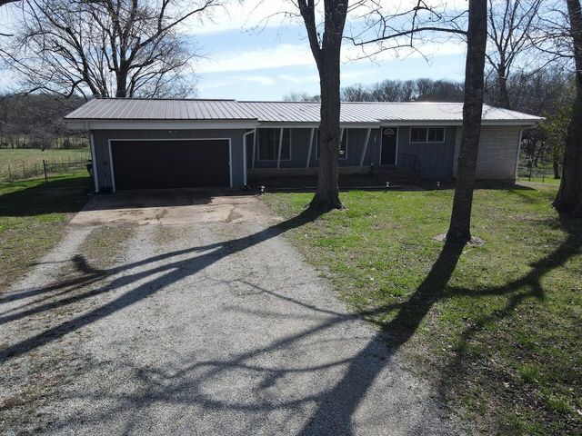 1112 N Walnut Street, Willow Springs, MO 65793