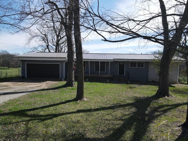 1112 N Walnut Street, Willow Springs, MO 65793