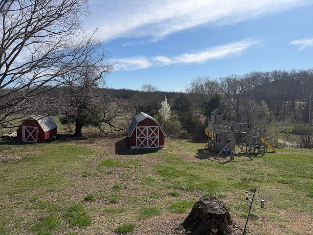 1112 N Walnut Street, Willow Springs, MO 65793