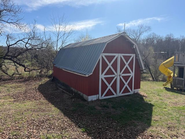 1112 N Walnut Street, Willow Springs, MO 65793