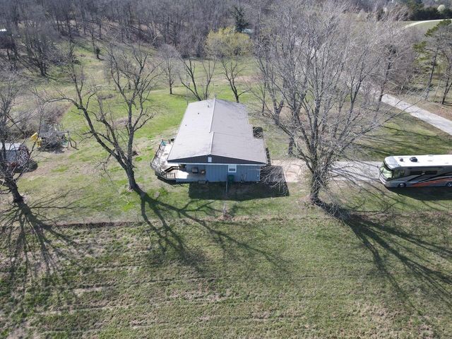1112 N Walnut Street, Willow Springs, MO 65793