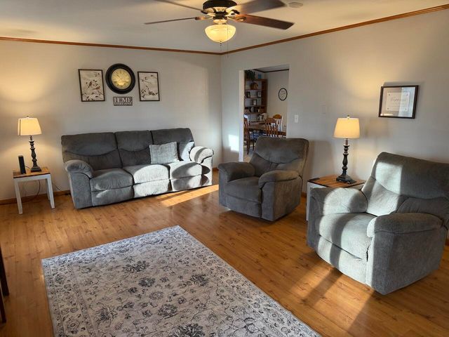 1112 N Walnut Street, Willow Springs, MO 65793