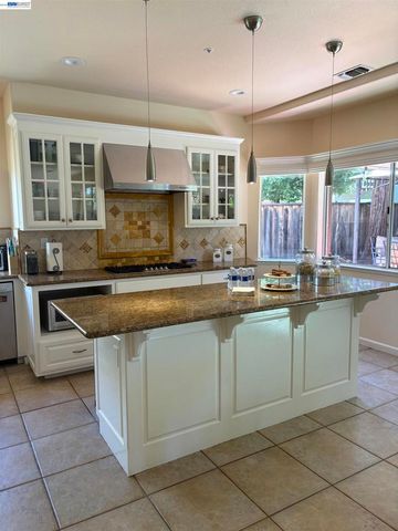1225 Riesling Cir., Livermore, CA 94550