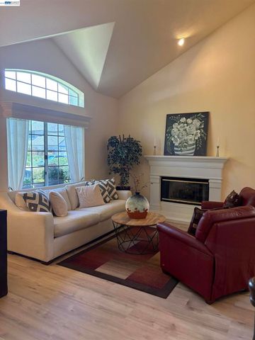 1225 Riesling Cir., Livermore, CA 94550