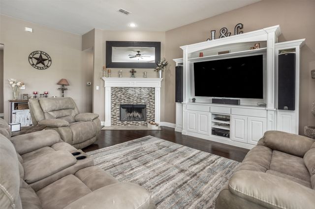 11210 Lakecrest Drive, Sanger, TX 76266