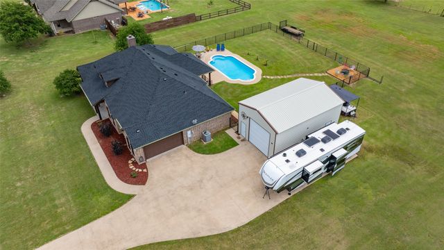 11210 Lakecrest Drive, Sanger, TX 76266