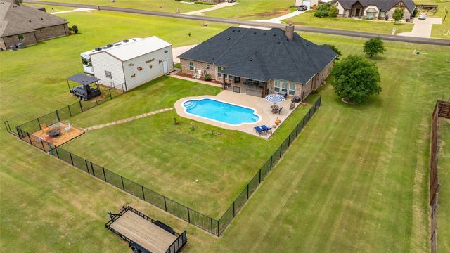 11210 Lakecrest Drive, Sanger, TX 76266