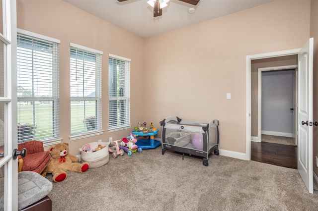 11210 Lakecrest Drive, Sanger, TX 76266