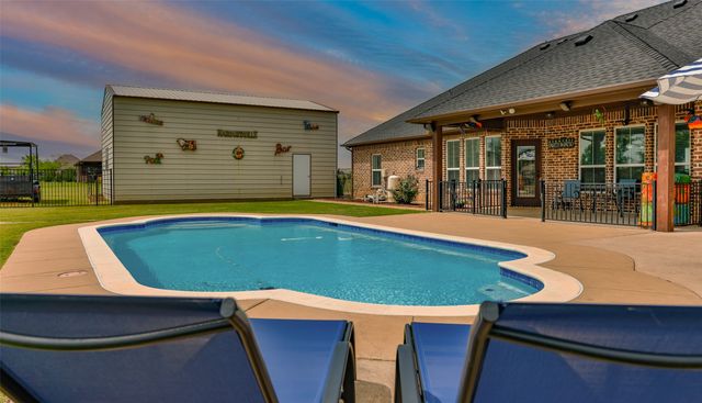 11210 Lakecrest Drive, Sanger, TX 76266