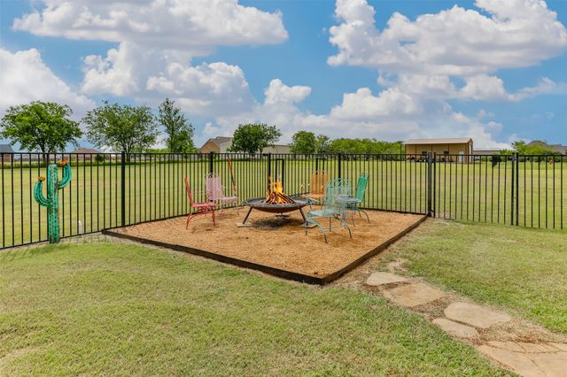 11210 Lakecrest Drive, Sanger, TX 76266