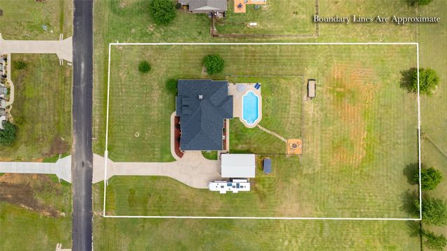 11210 Lakecrest Drive, Sanger, TX 76266