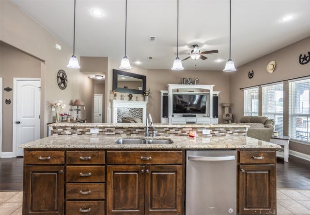 11210 Lakecrest Drive, Sanger, TX 76266