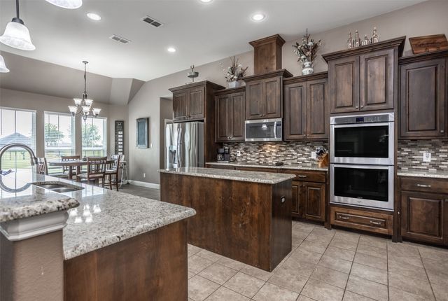 11210 Lakecrest Drive, Sanger, TX 76266