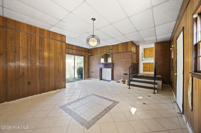 601 Winfrey Street, Clinton, NC 28328