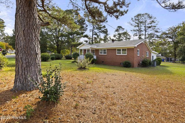 601 Winfrey Street, Clinton, NC 28328