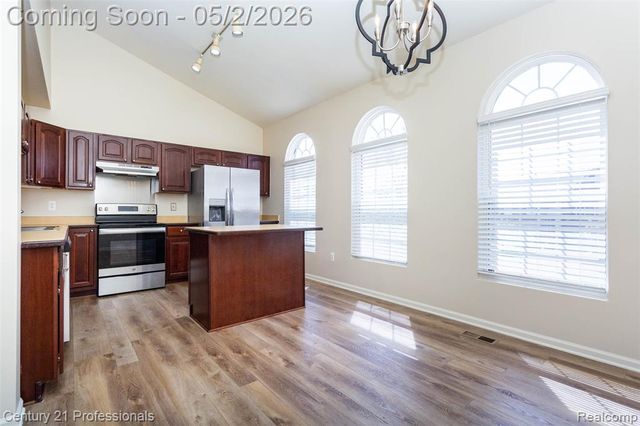955 Sandalwood Drive, Troy, MI 48085