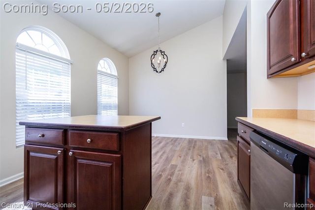 955 Sandalwood Drive, Troy, MI 48085