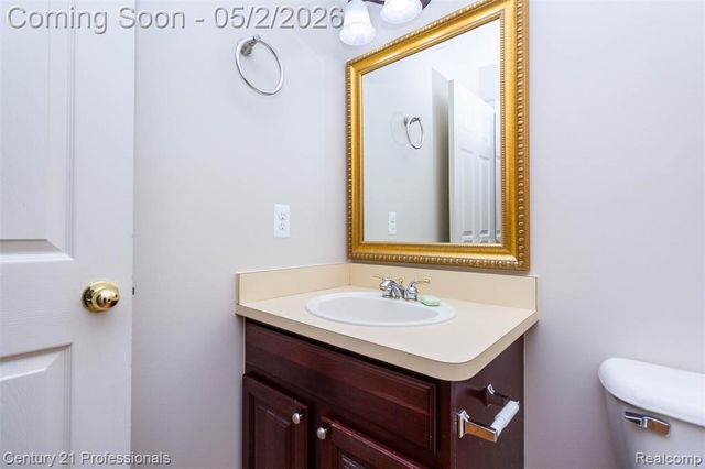 955 Sandalwood Drive, Troy, MI 48085