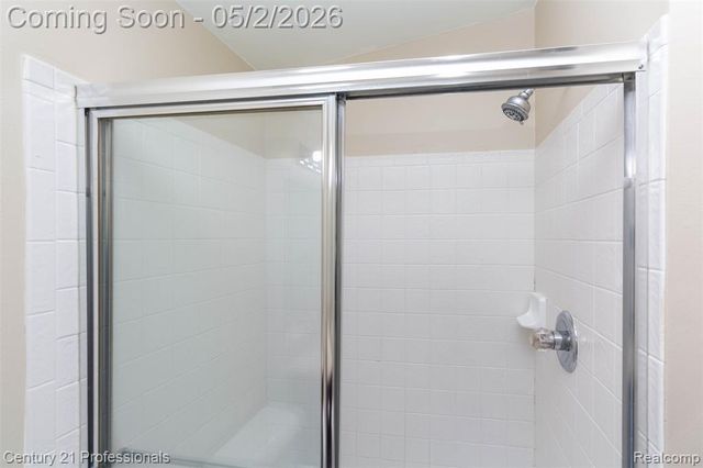 955 Sandalwood Drive, Troy, MI 48085