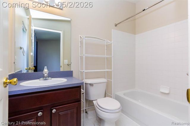 955 Sandalwood Drive, Troy, MI 48085