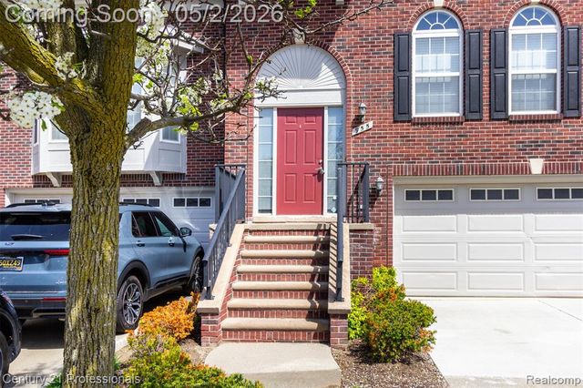 955 Sandalwood Drive, Troy, MI 48085