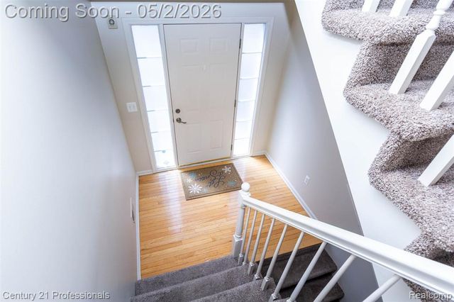 955 Sandalwood Drive, Troy, MI 48085