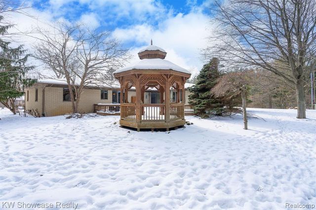 1680 Seminole Trail, Lake Orion, MI 48362