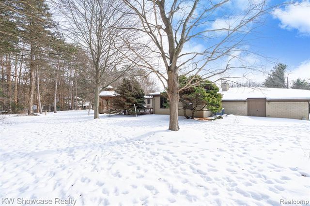 1680 Seminole Trail, Lake Orion, MI 48362