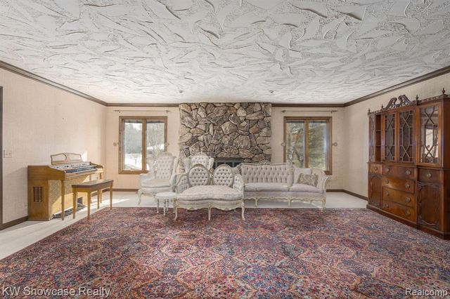 1680 Seminole Trail, Lake Orion, MI 48362