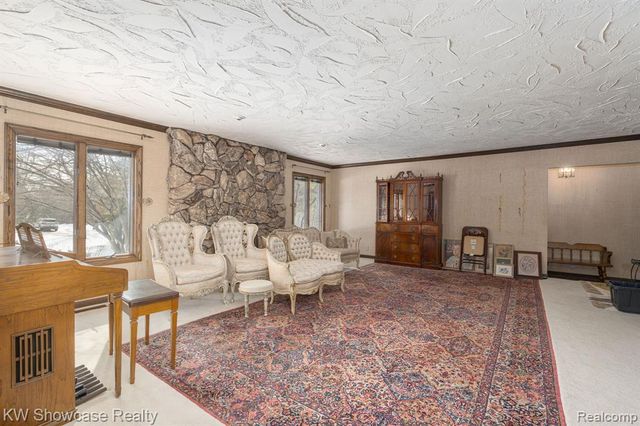 1680 Seminole Trail, Lake Orion, MI 48362