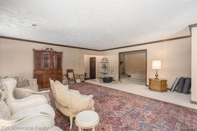 1680 Seminole Trail, Lake Orion, MI 48362