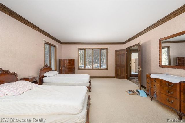 1680 Seminole Trail, Lake Orion, MI 48362