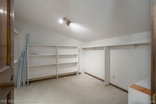 1680 Seminole Trail, Lake Orion, MI 48362